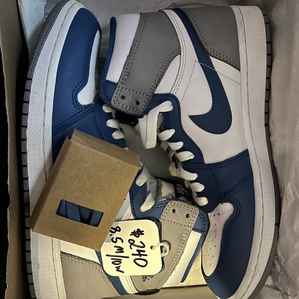 Jordan 1 retro high OG true blue